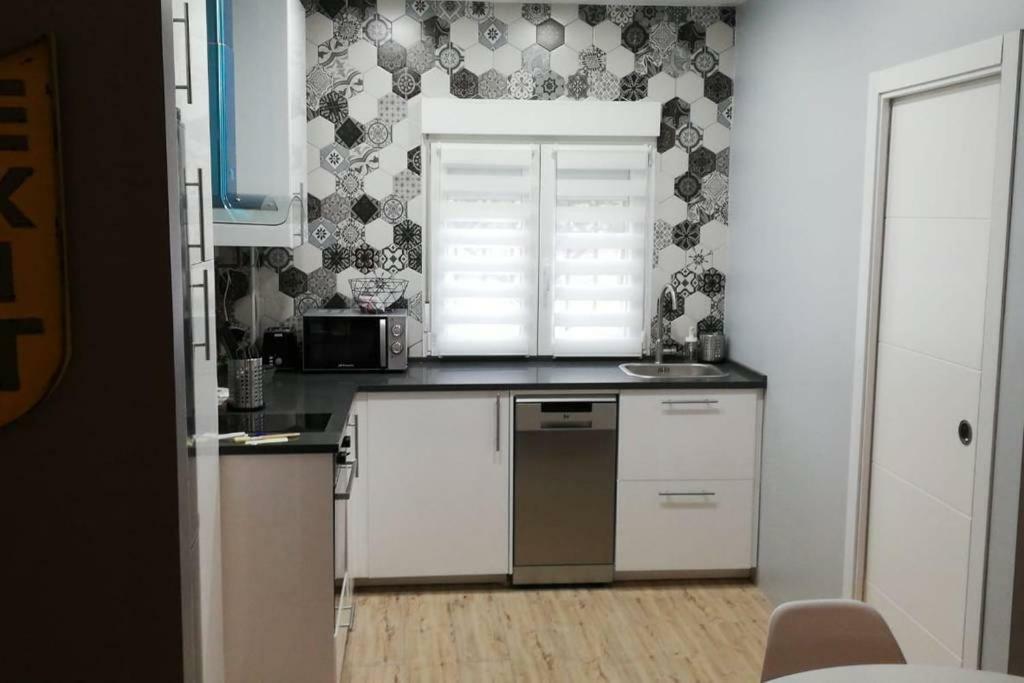 Apartamento Colon Vut-47-132 Apartment Валадоид Екстериор снимка